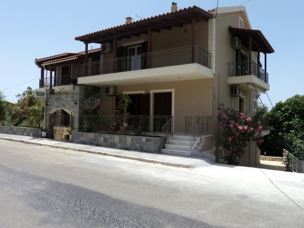 Erminia Studios Mousata Luaran gambar