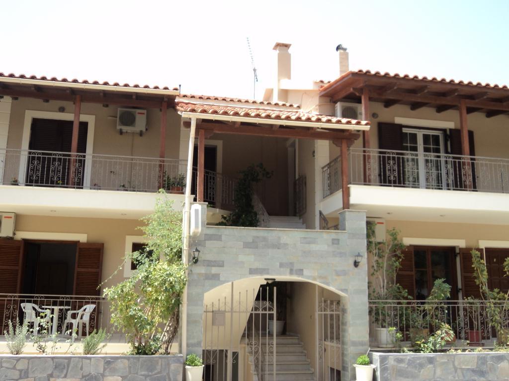 Erminia Studios Mousata Luaran gambar