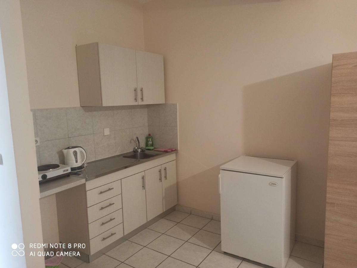 Erminia Studios Mousata Luaran gambar